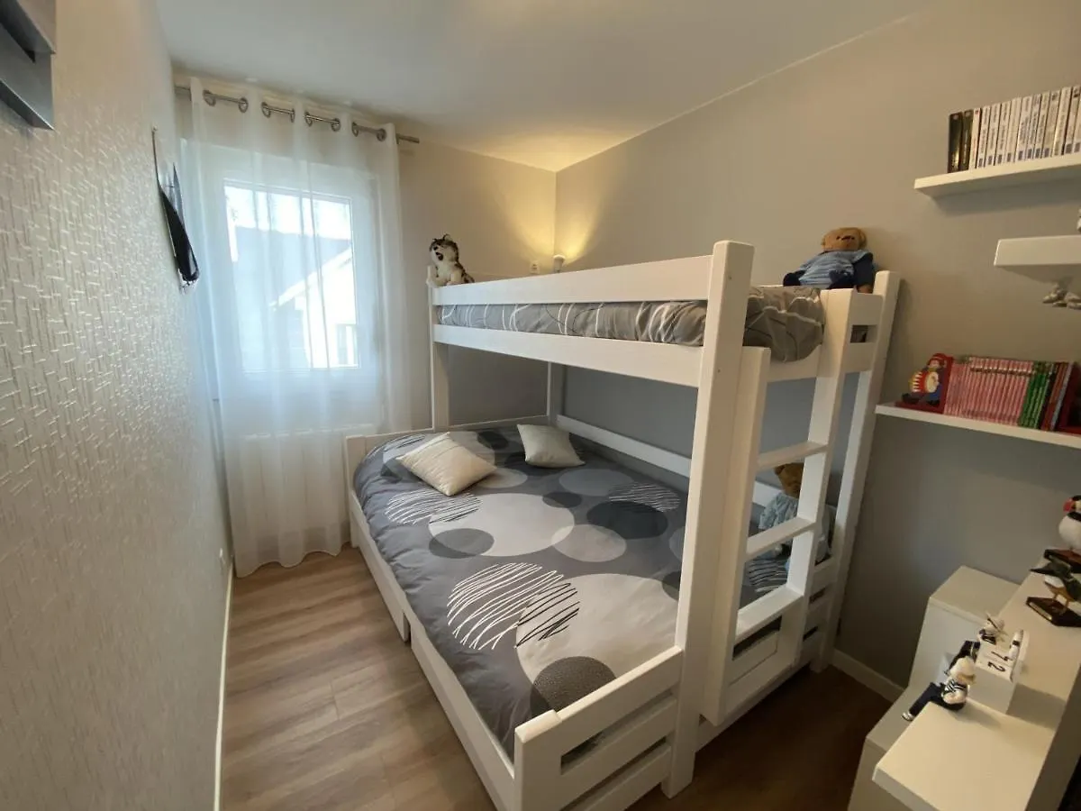 Appartement Ploemeur, 3 Pieces, 5 Personnes - Fr-1-349-90 Apartment