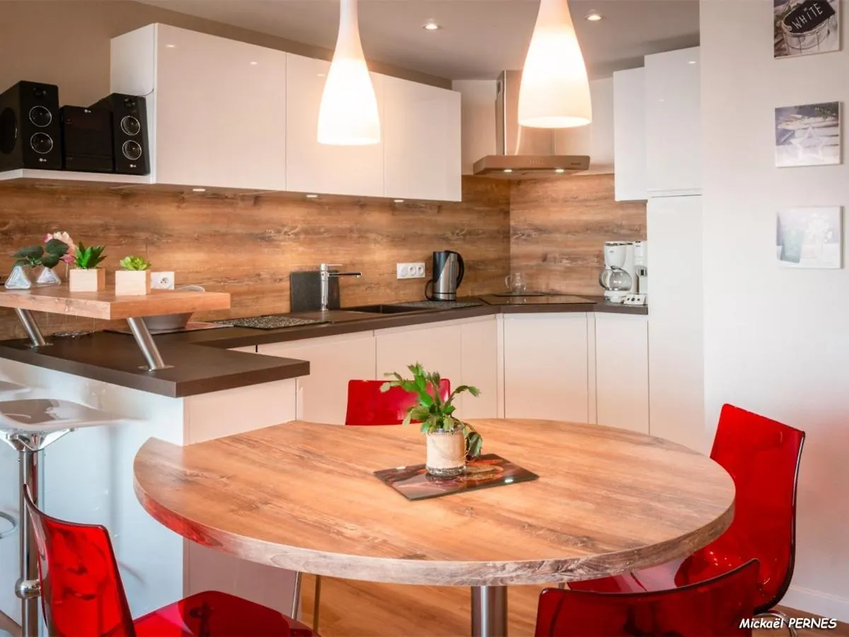 Appartement Ploemeur, 3 Pieces, 5 Personnes - Fr-1-349-90 0*, Ploemeur France