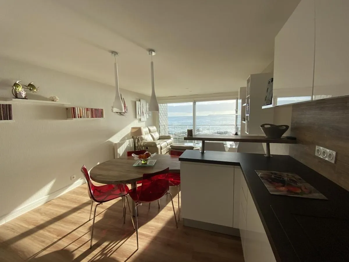 Apartment Appartement Ploemeur, 3 Pieces, 5 Personnes - Fr-1-349-90