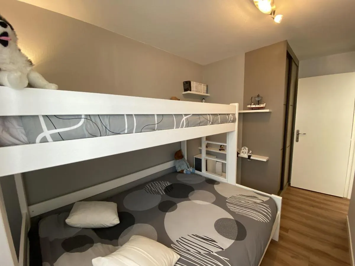 Apartment Appartement Ploemeur, 3 Pieces, 5 Personnes - Fr-1-349-90